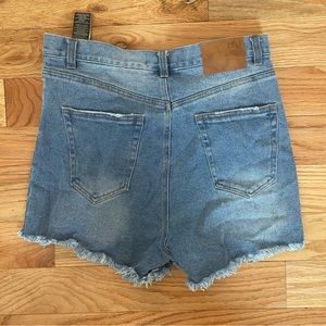 Women’s denim raw hem shorts